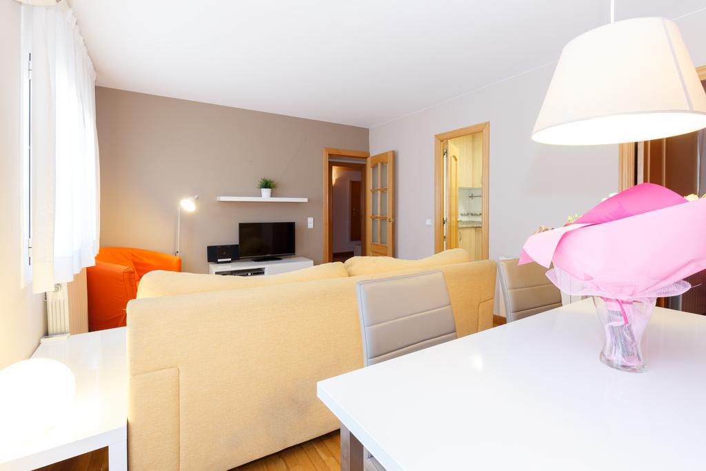 Appartamento Letsgo Sagrada Familia Penthouse Barcellona Esterno foto
