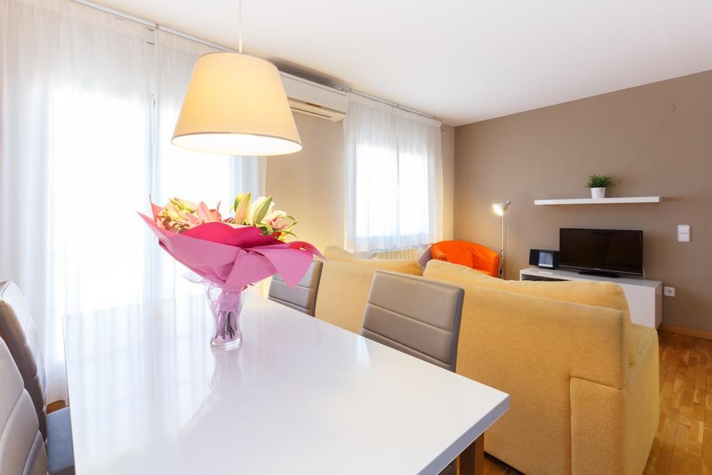 Appartamento Letsgo Sagrada Familia Penthouse Barcellona Esterno foto